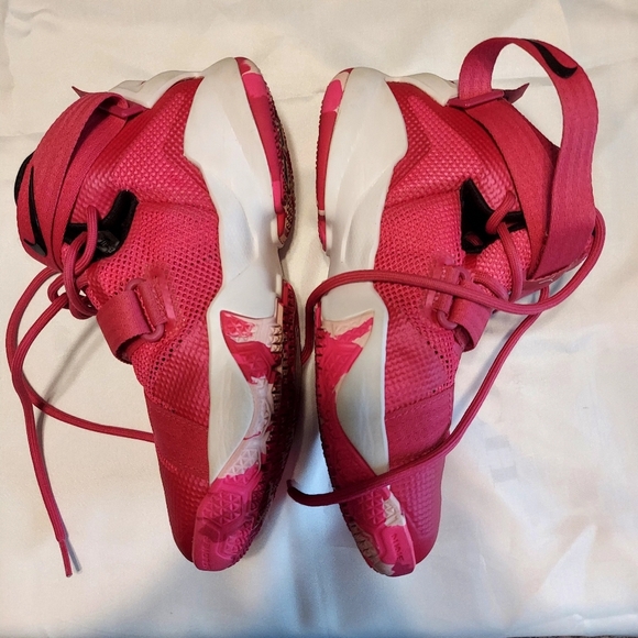Nike Lebron James Pink Youth 4  Sneakers - Picture 4 of 5